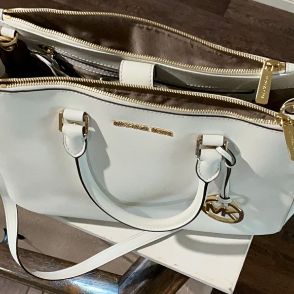 Handbag - Picture 6 of 7